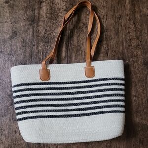 NWOT Stylish Cream and Black Summer Beach Tote Shoulder Handbag